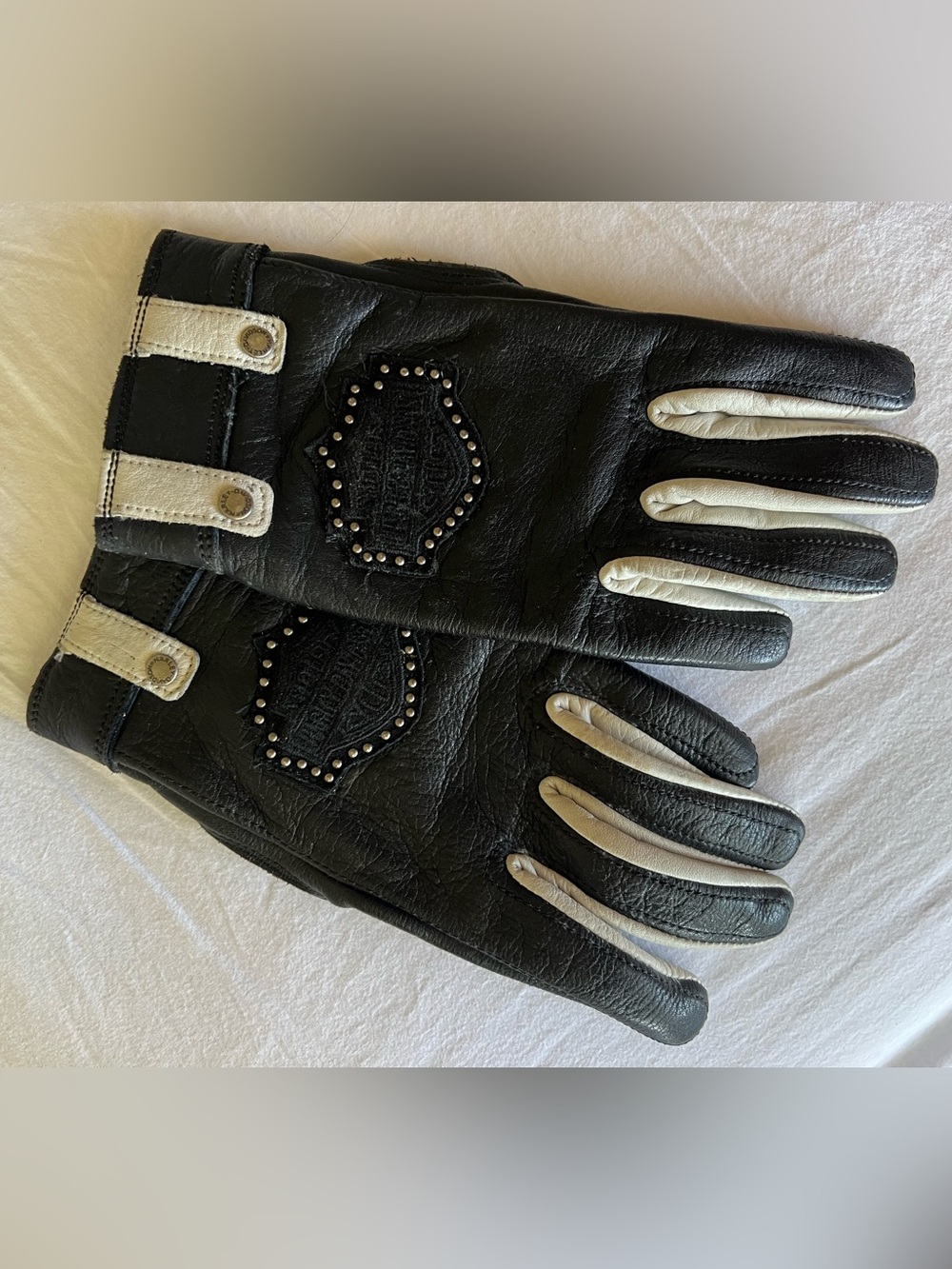 Harley-Davidson Black and Cream Studded Leather Riding Gloves